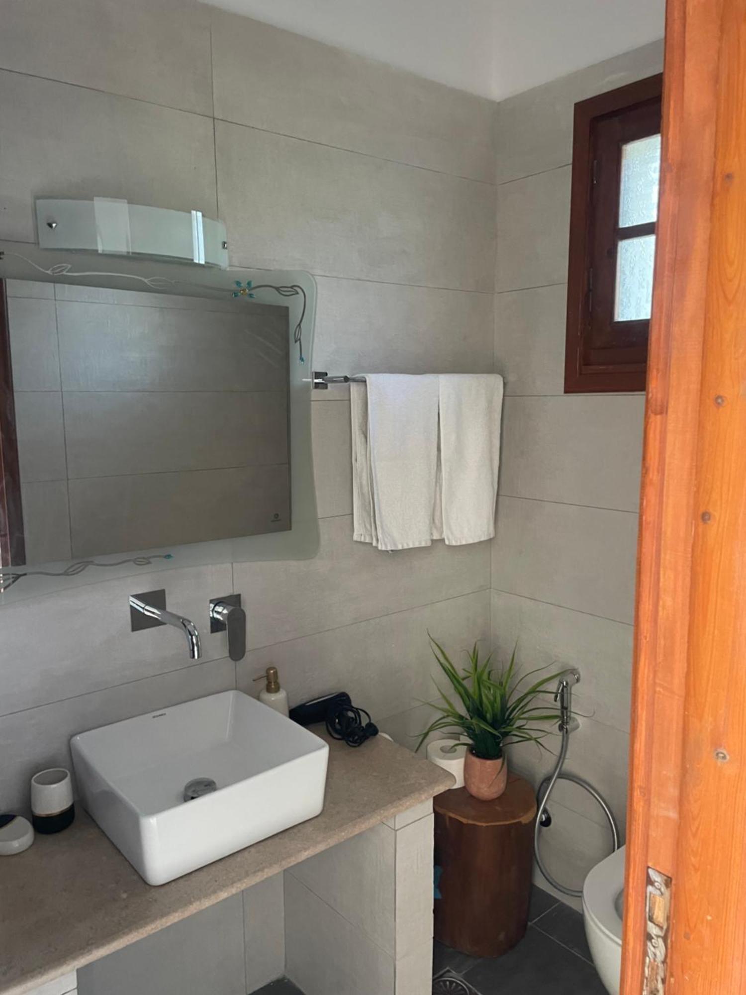 Apartamento Gerani Vasilikí Exterior foto