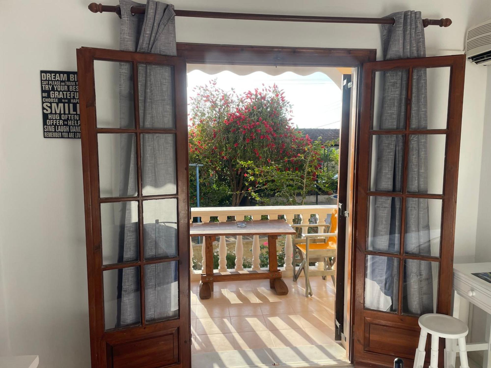 Apartamento Gerani Vasilikí Exterior foto